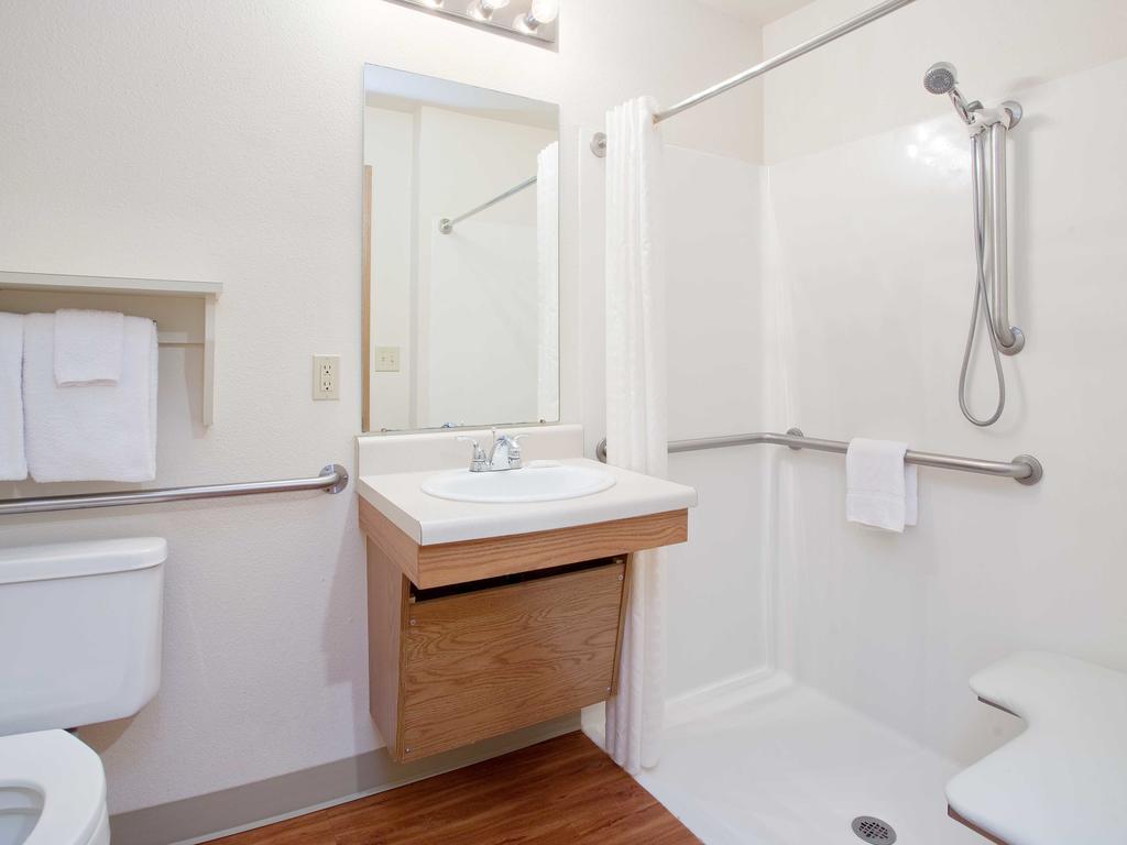 Woodspring Suites Kansas City Mission Merriam Zewnętrze zdjęcie